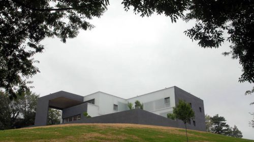 Συναγερμός σήμανε στην πρεσβεία των ΗΠΑ στην Ελβετία μετά από έκρηξη