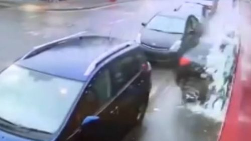 Με το αμάξι μπήκε για… ψώνια ο τύπος