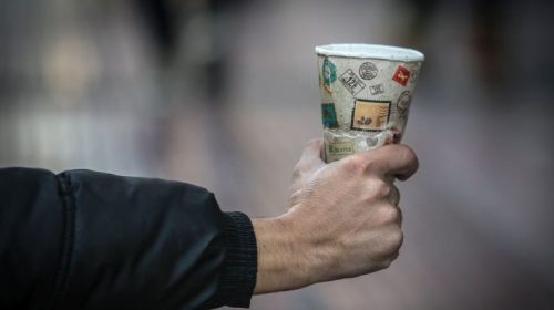 «Επέστρεψα σπίτι μου και είδα δυο άστεγους να μαγειρεύουν»