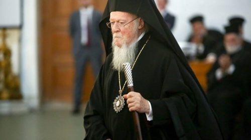 Ο Βαρθολομαίος υπέγραψε την Αυτοκεφαλία της Εκκλησίας της Ουκρανίας