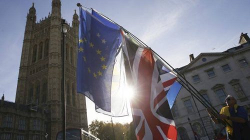 Τα πιθανότερα σενάρια για το Brexit μετά την καταψήφιση της συμφωνίας της Μέι