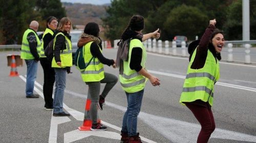 Υψηλοί τόνοι από τη γαλλική κυβέρνηση κατά των «Κίτρινων Γιλέκων»