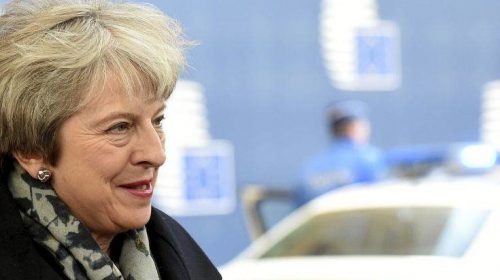 Αποκλείει νέο δημοψήφισμα η Μέι