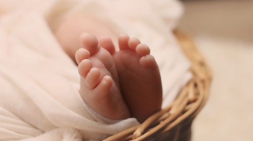 Βιντεοσκόπησε την κακοποίηση του βρέφους της για να εκδικηθεί τον σύζυγό της