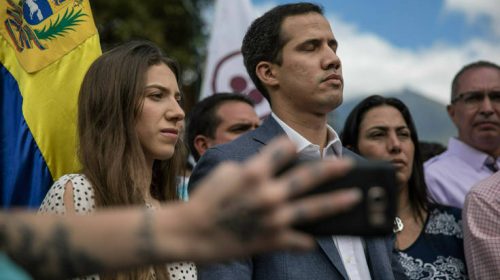 Ο Γκουαϊδό θέλει να στείλει αντιπροσωπεία στον Σαλβίνι