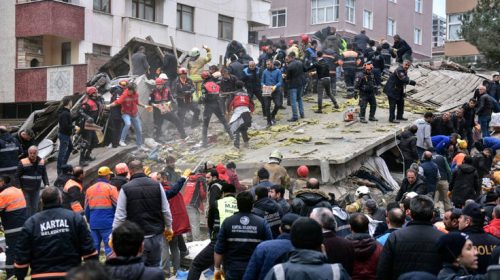 Στους 21 οι νεκροί από το κτίριο που έπεσε στην Κωνσταντινούπολη