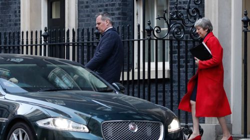 Μέι: Brexit χωρίς συμφωνία μόνο αν το ψηφίσει η Βουλή