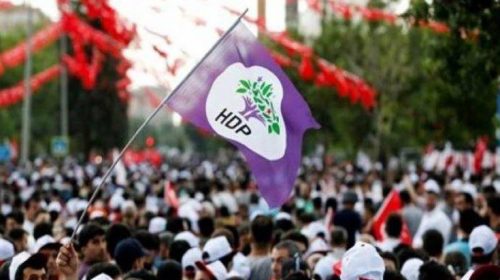 Μεγάλη συγκέντρωση αλληλεγγύης στην Λεϊλά Γκιουβέν στην Κωνσταντινούπολη