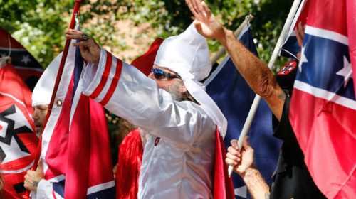 Το κάλεσμα εκδότη στην Κου Κλουξ Κλαν να «καθαρίσει» σοσιαλιστές και κομμουνιστές