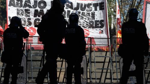 Δεκάδες χιλιάδες στους δρόμους του Μπουένος Άιρες κατά της λιτότητας