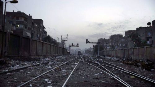 Τουλάχιστον δέκα νεκροί στη φωτιά στο σιδηροδρομικό σταθμό Καΐρου