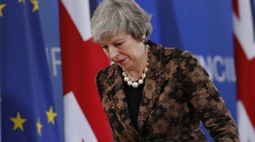 Αναβολή στη δεύτερη ψηφοφορία για το Brexit σκέφτεται η Μέι