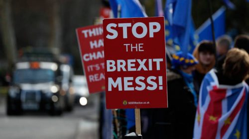 Πιθανό Brexit χωρίς συμφωνία διώχνει μία στις τρεις επιχειρήσεις από τη Βρετανία