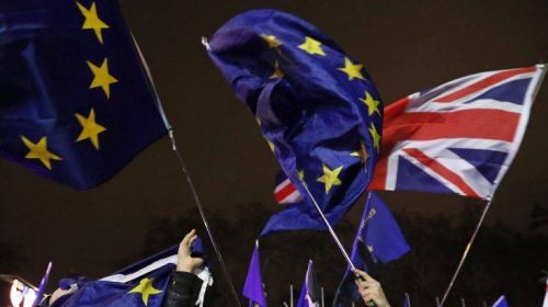 Αγωνία για τους Ευρωπαίους στη Μεγάλη Βρετανία και τους Βρετανούς στην Ε.Ε.
