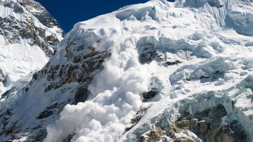 Ένας νεκρός και δύο τραυματίες από χιονοστιβάδα στις γαλλικές Άλπεις