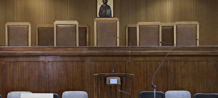 Διοικητικοί δικαστές: Αντισυνταγματικές οι μειώσεις συντάξεων των δικαστικών λειτουργών Διοικητικοί δικαστές: Αντισυνταγματικές οι μειώσεις συντάξεων των δικαστικών λειτουργών