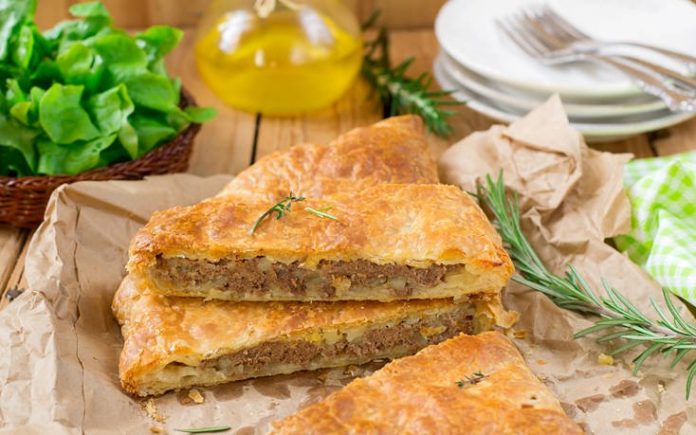Κιμαδόπιτα με σφολιάτα Κιμαδόπιτα με σφολιάτα