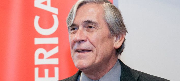 Πλάτων Τήνιος: Οι νέοι που εργάζονται στο εξωτερικό θα τιμωρηθούν συνταξιοδοτικά Πλάτων Τήνιος: Οι νέοι που εργάζονται στο εξωτερικό θα τιμωρηθούν συνταξιοδοτικά