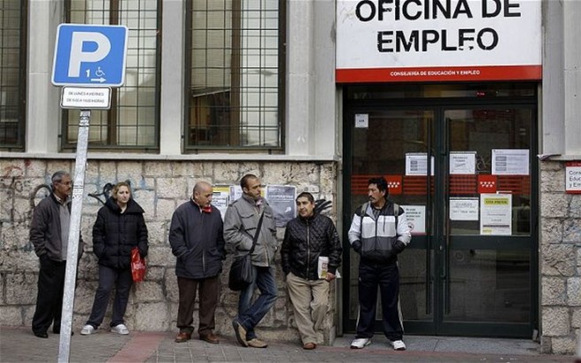 Στα 900 ευρώ ο κατώτατος μισθός στην Ισπανία Στα 900 ευρώ ο κατώτατος μισθός στην Ισπανία