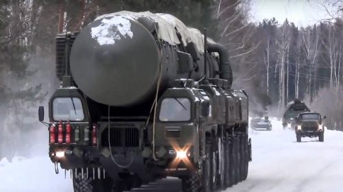 Πυραυλικά συστήματα S-400 αναπτύχθηκαν στην περιφέρεια του Λένινγκραντ της Ρωσίας