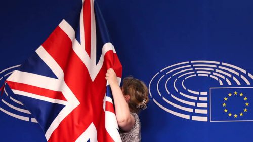 Ευρωσκεπτικιστές βουλευτές απορρίπτουν τη συμφωνία για το Brexit