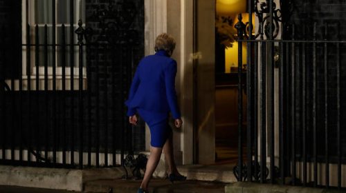 Έκτακτο υπουργικό συμβούλιο και συζήτηση για το Brexit στη Βουλή