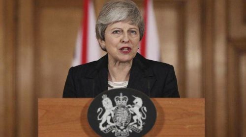 Μέι: δεν θα καθυστερήσω το Brexit πέραν της 30ής Ιουνίου