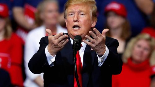 Ο Τραμπ πανηγυρίζει για τον τερματισμό της έρευνας του Μιούλερ