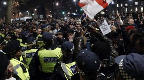 Ξύλο και ένταση στις συγκεντρώσεις στο Λονδίνο για το Brexit