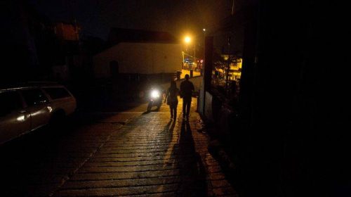 Στο σκοτάδι βυθίστηκε η Βενεζουέλα