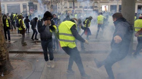 «Ξηλώθηκε» ο αρχηγός της αστυνομίας του Παρισιού λόγω… κίτρινων γιλέκων