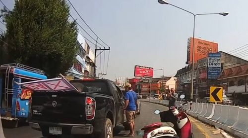 Το ξύλο της χρονιάς του έφαγε ο νταής μοτοσικλετιστής