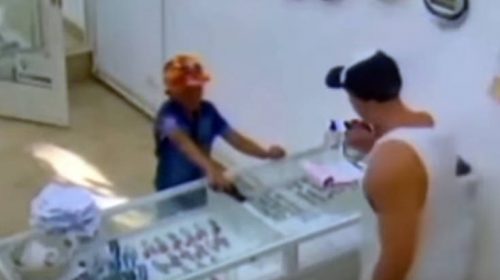 Εννιάχρονος προσπάθησε να ληστέψει μαγαζί με ψεύτικο όπλο