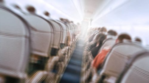 Μοντέλο προσπάθησε να παλέψει το φόβο της για τα αεροπλάνα με μεθαμφεταμίνη και τώρα βρίσκεται στην εντατική