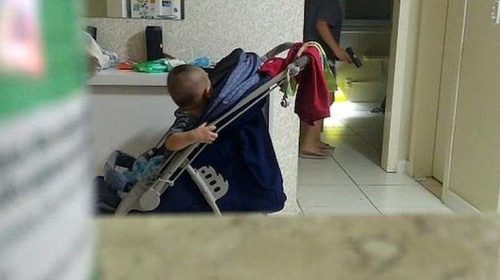 Έπιασε τον άντρα της στα πράσα με τη νταντά και η αντίδραση τους τρομοκράτησε