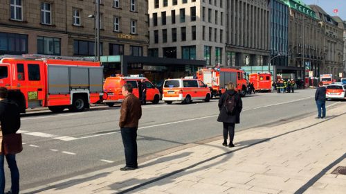Ηλικιωμένος που προσπαθούσε να παρκάρει προκάλεσε το ατύχημα στο Αμβούργο