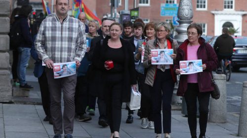 Θρήνος για τη νεκρή δημοσιογράφο στη Βόρεια Ιρλανδία