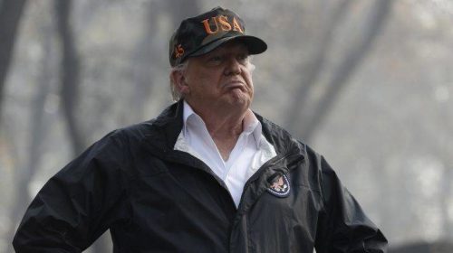 Η Κινέζα που πλησίασε κοντά στον Τραμπ «οπλισμένη» με κακόβουλο λογισμικό