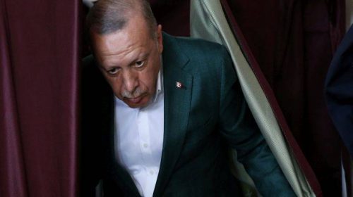 «Η ύφεση γονάτισε τον Ερντογάν»