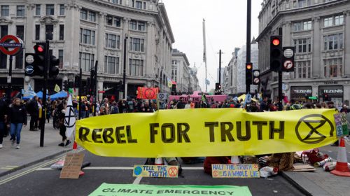 Στους δρόμους ξανά για το κλίμα οι Βρετανοί
