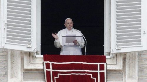 Ο Πάπας Φραγκίσκος συμβούλευσε τους κομμωτές να μην κουτσομπολεύουν