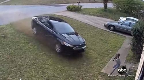 Σοκαριστικό βίντεο με αυτοκίνητο να χτυπάει 9χρονη στις ΗΠΑ