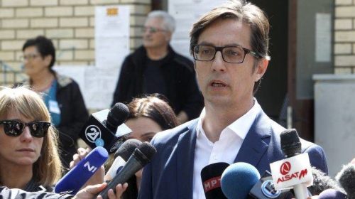 Οριακή πρωτιά για τον υποψήφιο του Ζάεφ στον πρώτο γύρο των προεδρικών εκλογών