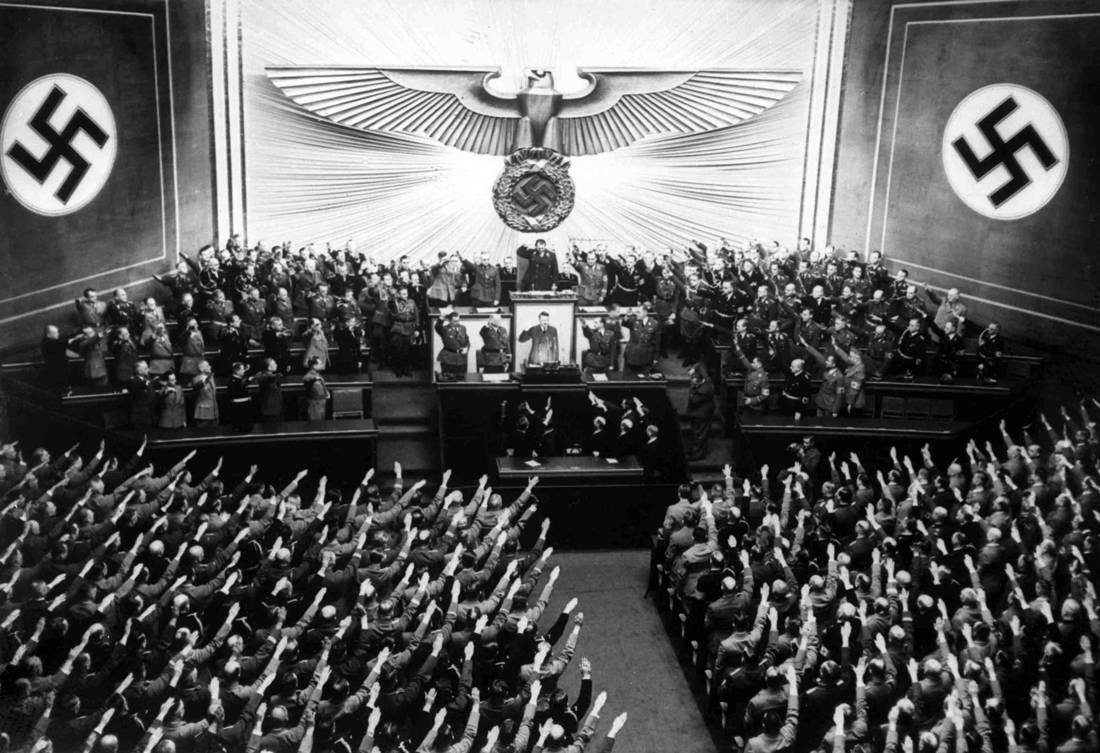 Ο εμπρησμός του Ράιχσταγκ που άνοιξε το δρόμο για τη γιγάντωση του ναζιστικού θηρίου Ο εμπρησμός του Ράιχσταγκ που άνοιξε το δρόμο για τη γιγάντωση του ναζιστικού θηρίου
