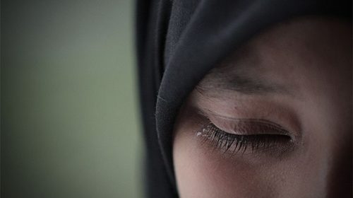 Φυλάκιση ενός έτους για μια γυναίκα στο Ιράν που δεν φορούσε δημοσίως τη μαντίλα της