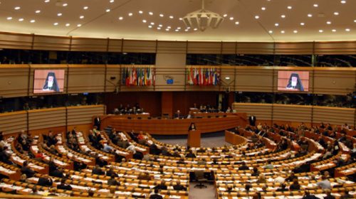 Ξεκινά το… Game of Thrones για τη διαδοχή Γιούνκερ