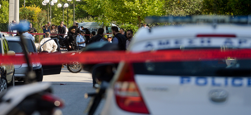 Σοκάρουν οι αποκαλύψεις για την αυτοκτονία στην Καλογρέζα: «Του πήρε τα λεφτά κι έφυγε» Σοκάρουν οι αποκαλύψεις για την αυτοκτονία στην Καλογρέζα: «Του πήρε τα λεφτά κι έφυγε»
