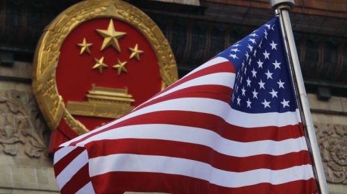 Σε αντεπίθεση περνά η Κίνα στον εμπορικό πόλεμο με τις ΗΠΑ