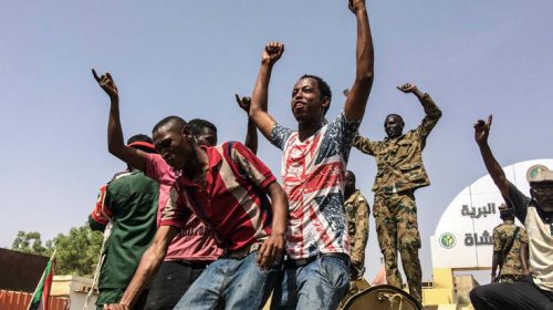 Βυθίζεται στο χάος και τη βία το Σουδάν