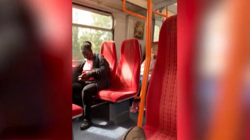 Οδηγός τρένου έβλεπε πορνό αλλά ξέχασε τα μεγάφωνα ανοικτά